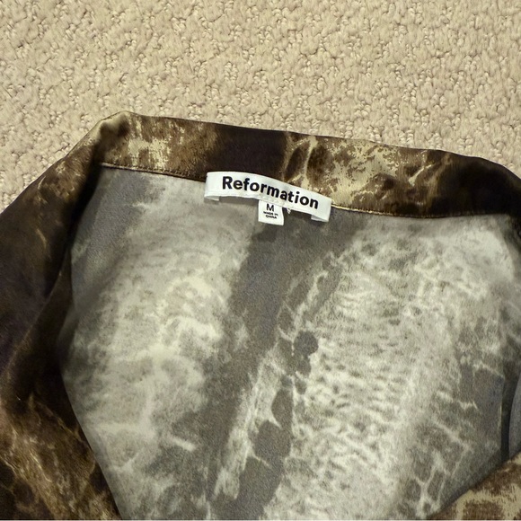 Reformation Jeremiah Silk Top Anaconda - Size M - Picture 3 of 3